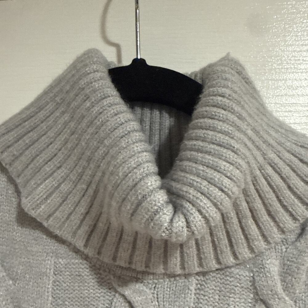 House of Harlow 1960 Gray Cable Knit Soft Turtleneck Sweater Vest - Size Small - Picture 3 of 11
